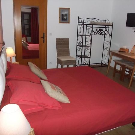 Le Domaine Du Grand Cellier Chambres D'Hotes En Savoie Tournon-sur-Rhône Rom bilde
